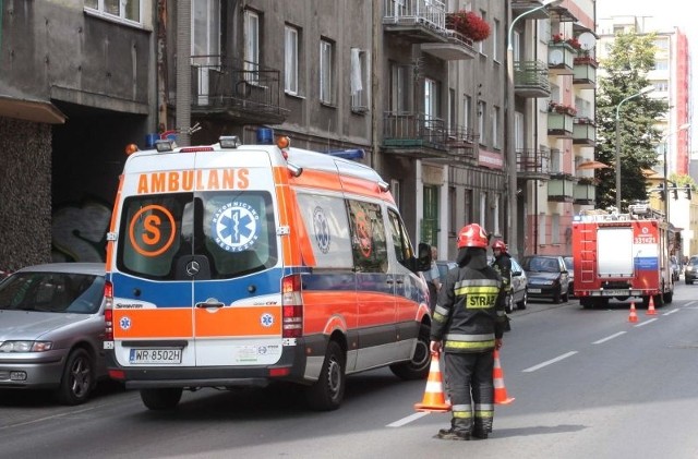 Na miejsce przybyli między innymi strażacy i pogotowie, ale alarm okazał się na szczęście fałszywy.  