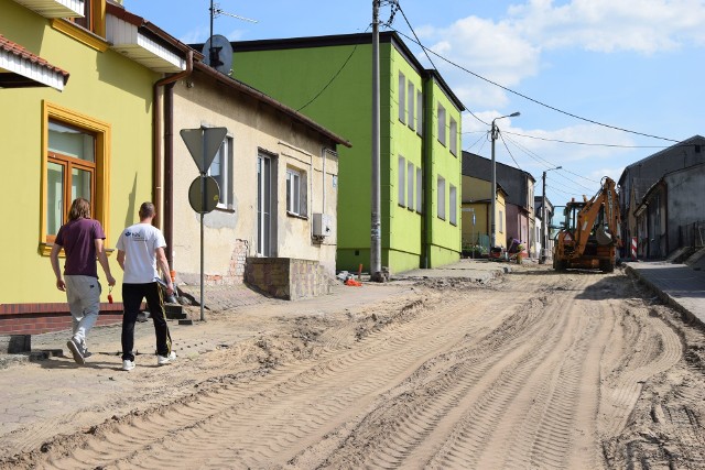 Radziejów, ul. Toruńska - rozpoczęła się budowa kanalizacji i wodociągu.