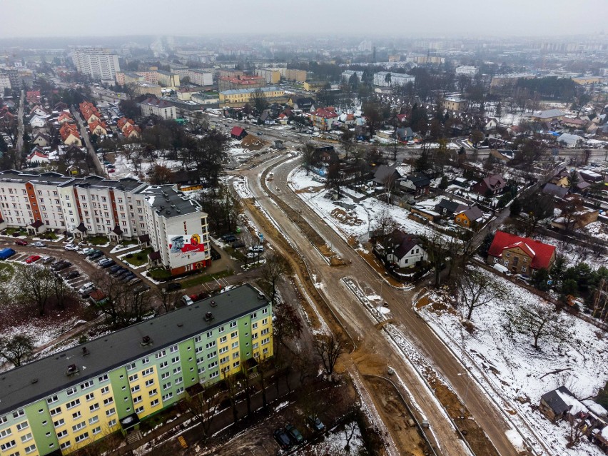 Budowa węzła intermodalnego z widokiem na część os....