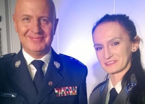 Komendant Główny Policji gen. insp. Jarosław Szymczyk i Ewa Bulanda, policjantka, która 22 razy była  mistrzynią Polski