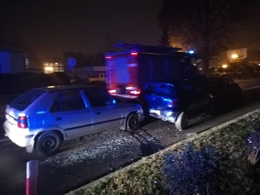 Jedna osoba ranna w zderzenie trzech samochodów osobowych na ul. Kościuszki w Kętach [ZDJĘCIA] 