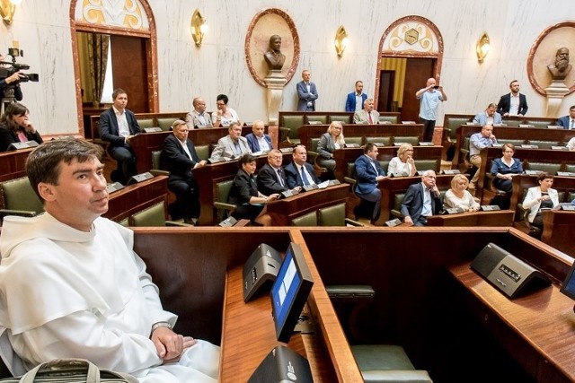 300-lecie koronacji Obrazu Matki Boskiej Częstochowskiej. Jest rezolucja Sejmiku Województwa Śląskiego