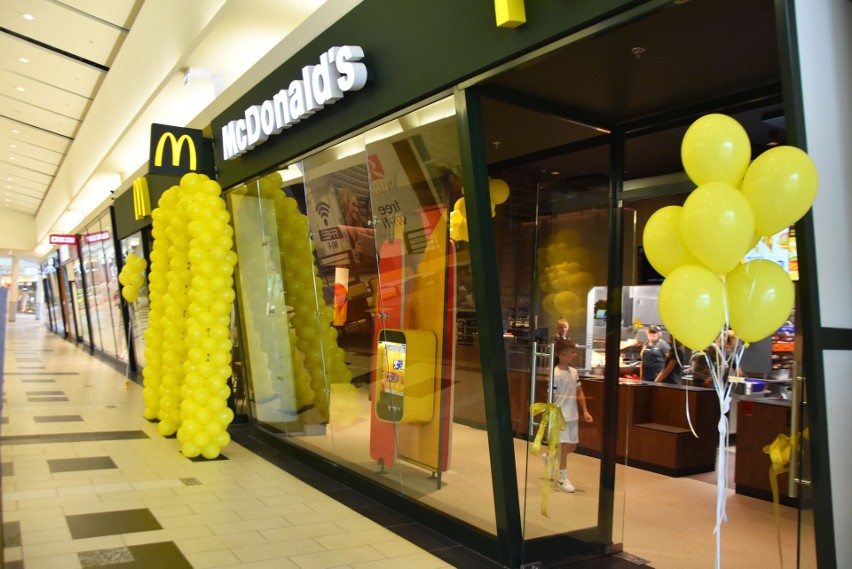 Otwarcie McDonald's po generalnym remoncie odbyło się w...