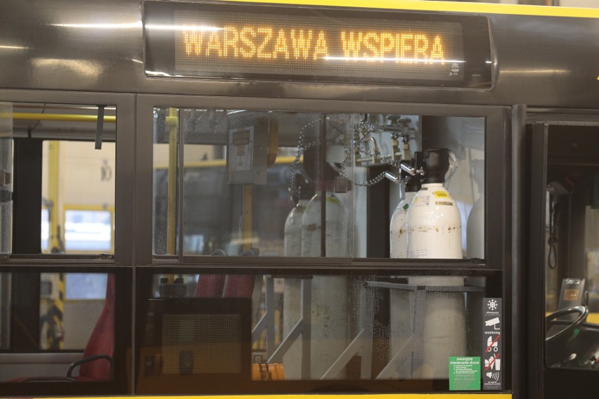 Stołeczne autobusy MZK wyposażone w butle tlenowe gotowe do...