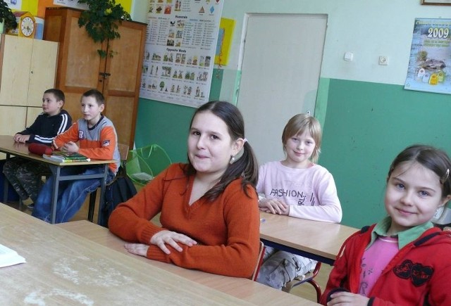 Z decyzji pani kurator cieszą się przede wszystkim uczniowie Szkoły Podstawowej imienia Jana Pawła II w Potoku. Od lewej Kasia, Nikola i Justyna.
