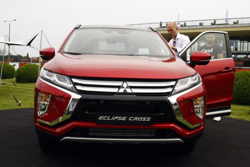 Mitsubishi Eclipse Cross...