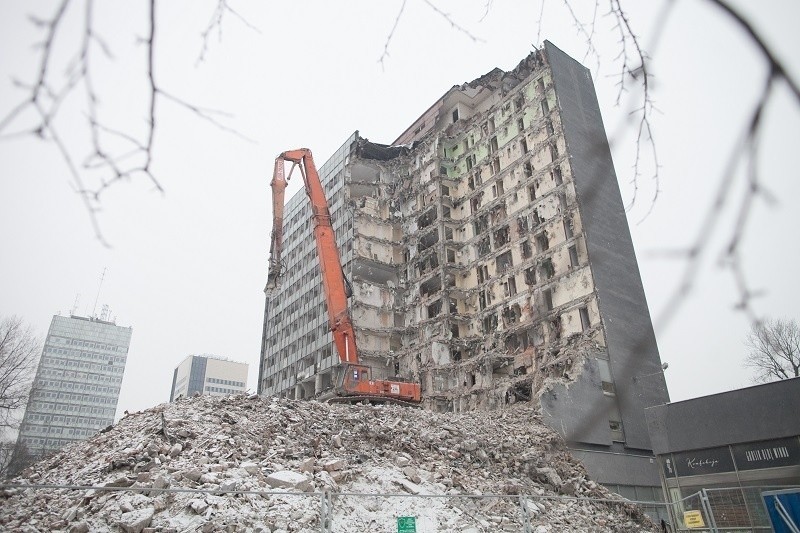 Hotel Centrum jeszcze nie został rozebrany...