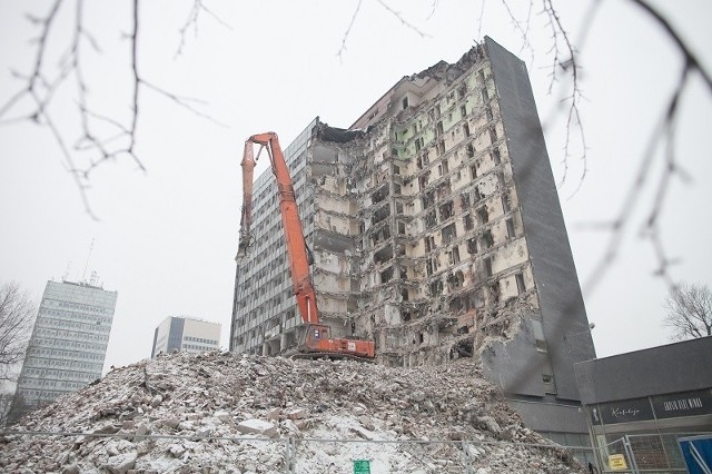 Hotel Centrum jeszcze nie został rozebrany...