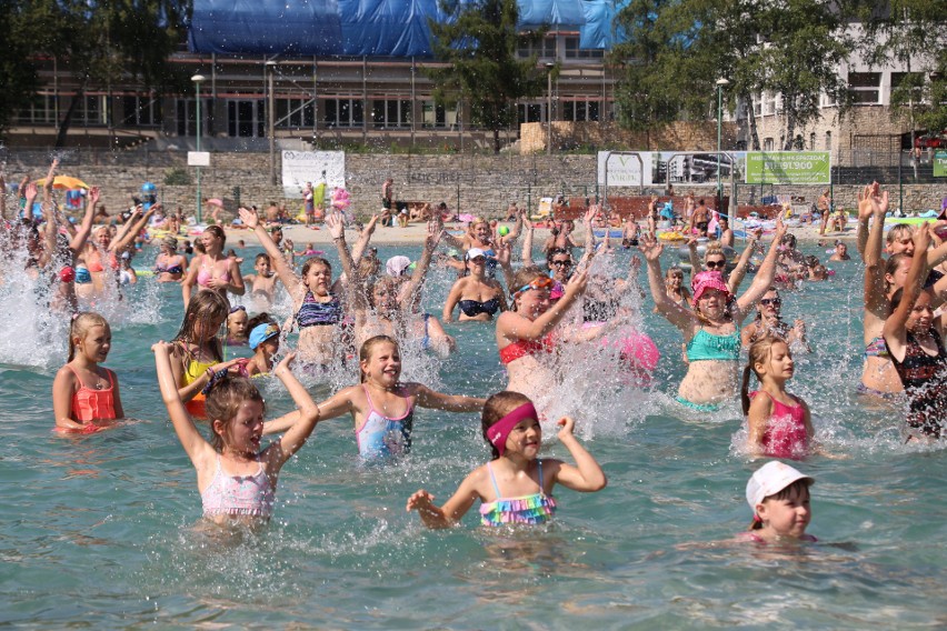 Aqua aerobik i inne atrakcje Kąpieliska Leśnego w Gliwicach ZDJĘCIA