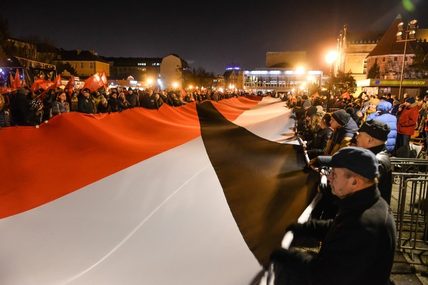 Miesiąc po zamachu "Światełko dla Prezydenta" w Gdańsku...