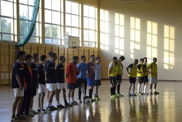 Sportowy początek obchodów 25 lecia liceum w Małogoszczu