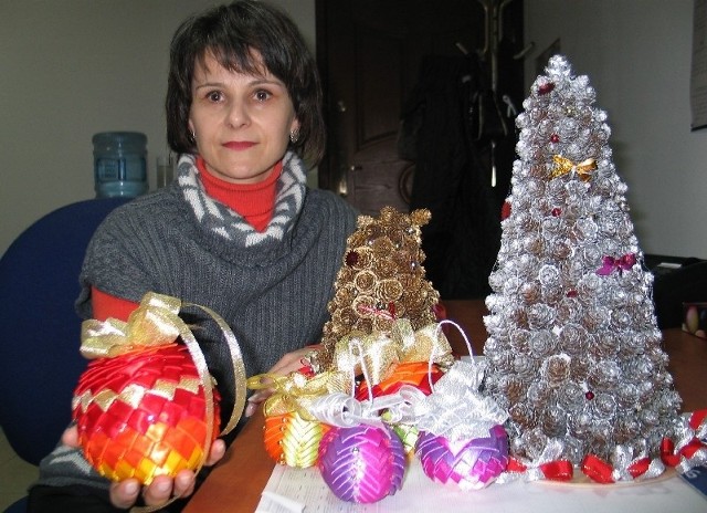 - Uwielbiam samodzielnie wykonywać ozdoby świąteczne. Największą ich zaletą jest to, że każda jest inna &#8211; mówi Małgorzata Olejarz.
