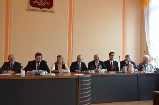 21 kwietnia odbył się zarząd powiatu PO RP, na którym podjęto decyzję, które rekomenduje rozwiązanie umowy koalicyjnej na szczeblu powiatowym z Komitetem Rozwoju Zagłębia i z Prawem i Sprawiedliwością.