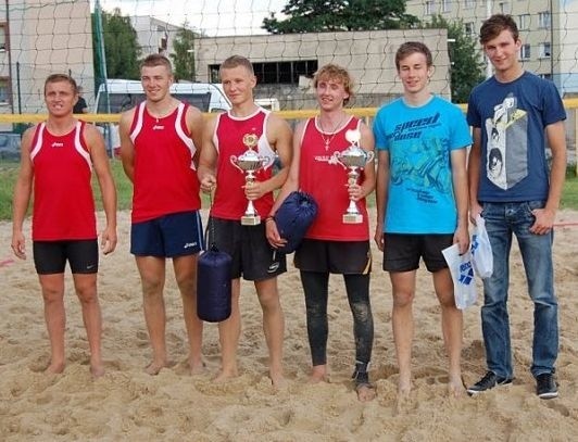 Najlepsze miejsce z naszych drużyn zajęła para Andrzej Laprus i Bartłomiej Klimczak (pierwszy z prawej), którzy zajęli trzecie miejsce.
