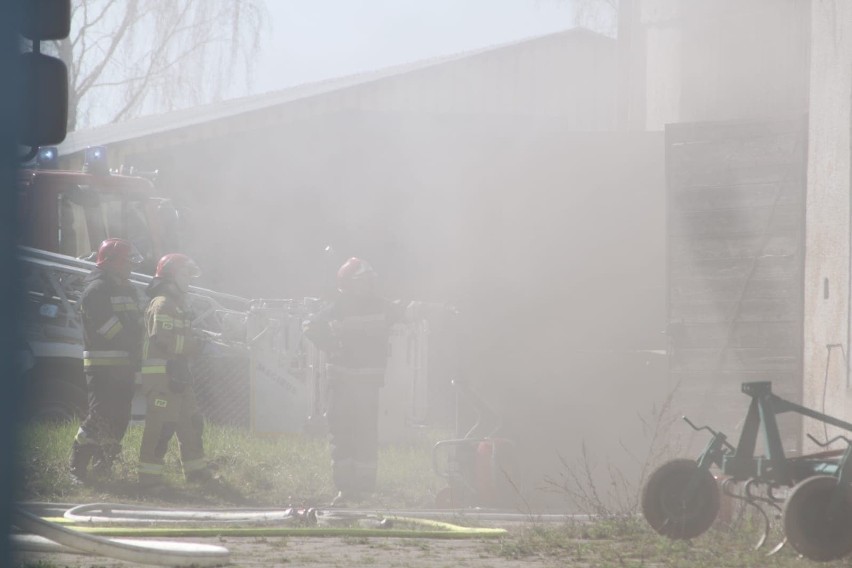 Pożar garażu w Boninie