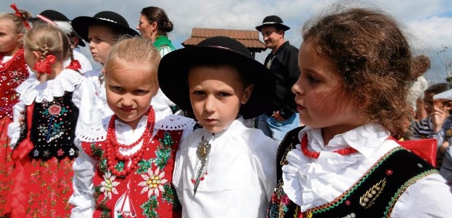 Na beskidzkich ścieżkach turyści z Polski i z zagranicy mogą poznać m.in. bogactwo miejscowego folkloru