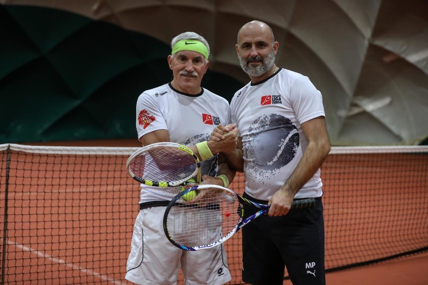 Generał Mieczysław Bieniek i trener Cracovii Michał Probierz...