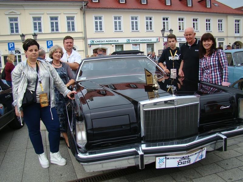 Czar dawnych samochodów. Zlot zabytkowych pojazdów na Rynku w Oświęcimiu