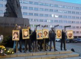 Kolejny raz umorzono śledztwo w sprawie portretów europosłów PO na szubienicach. Prokuratura: Brak znamion czynu zabronionego