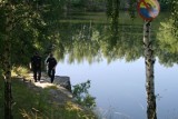Policjanci z Szydłowca kontrolują dzikie kąpieliska