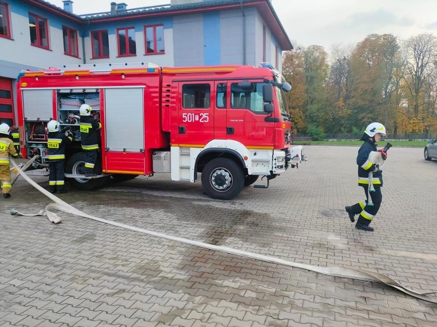 Szkolenie dla strażaków z powiatu staszowskiego. 40 druhów posiadło nowe umiejętności - zobacz zdjęcia