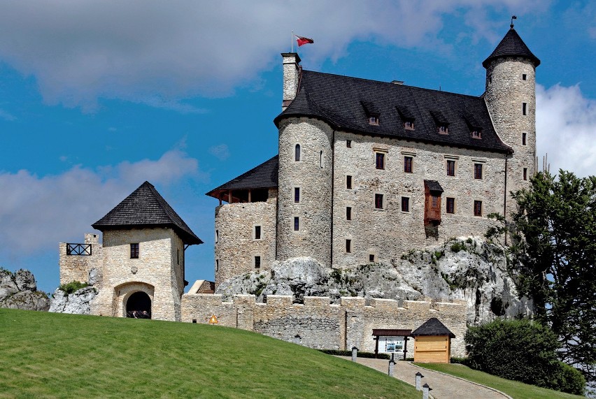Odrestaurowany zamek w Bobolicach to magnes dla wielu...