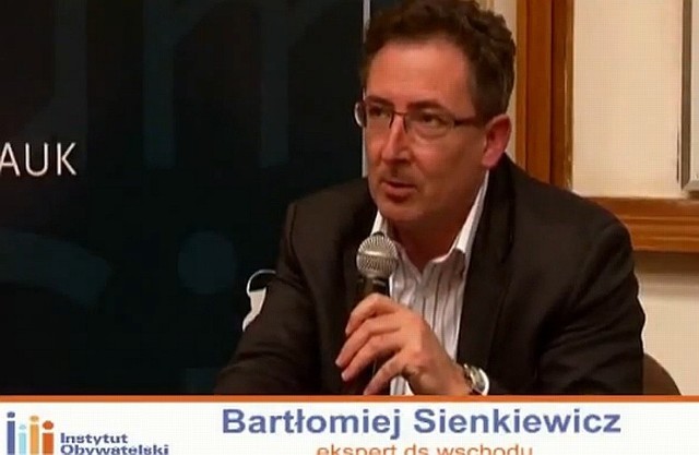 Bartłomiej Sienkiewicz, to ekspert ds. wschodnich. W latach 90 współpracował z ministrami spraw wewnętrznych. Pracował w UOP.