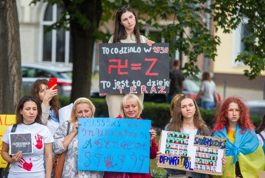 Ukraińcy zorganizowali spontaniczny protest antywojenny pod pomnikiem Jana III Sobieskiego w Gdańsku 07.08.2022