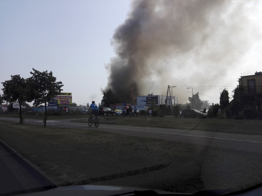 Pożar na ul. Bocznej. Pali się warsztat