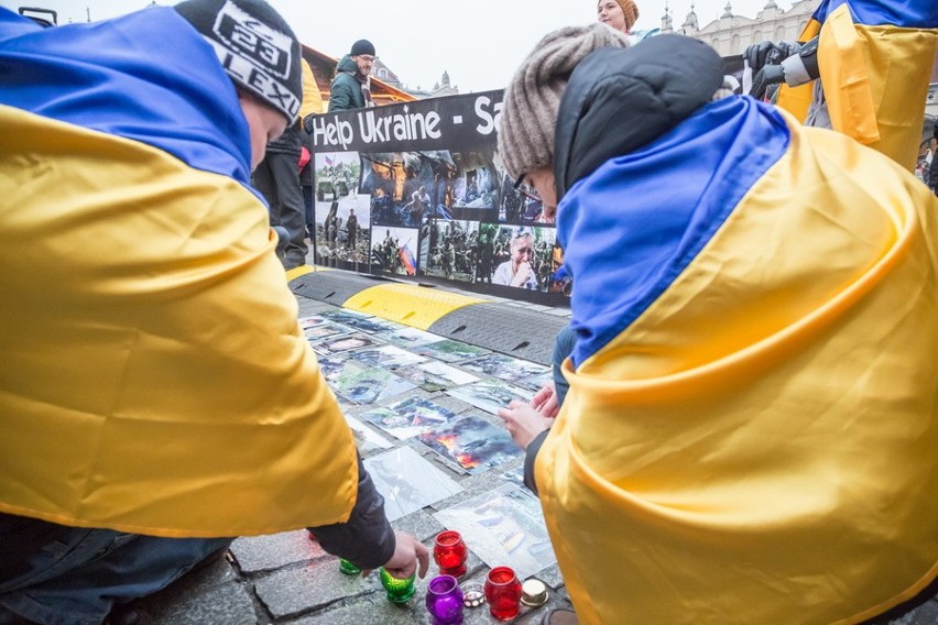 "Wesprzyj Ukrainę - obroń Europę". Ukraińcy manifestowali w Krakowie [ZDJĘCIA]