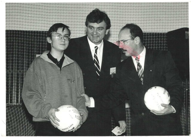 Ryszard Pisarek (w środku) były dyrektor Miejskiego Ośrodka Sportu i Rekreacji w Radomiu. Z prawej, Ryszard Fałek, były prezydent Radomia.