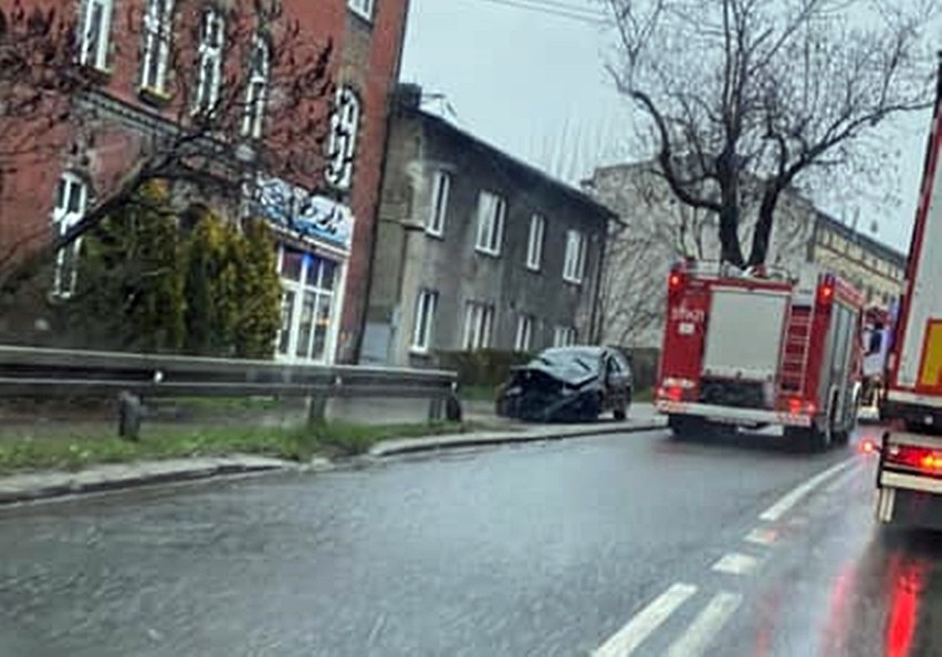 Policyjny pościg i dachowanie w Rudzie Śląskiej. Kierowca i...