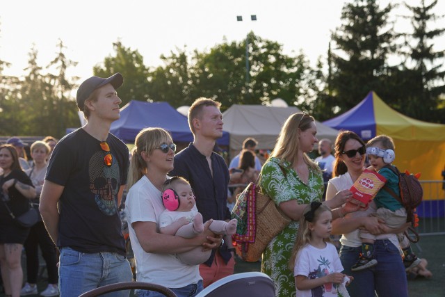 W weekend, 4-5 czerwca odbyła się kolejna edycja festiwalu "Smochy".  To dwudniowe wydarzenie skierowane dla mieszkańców Smochowic i Krzyżownik, ale też pozostałych poznaniaków i Wielkopolan, którzy w przyjechali na weekend w te rejony. Kolejne zdjęcie --->