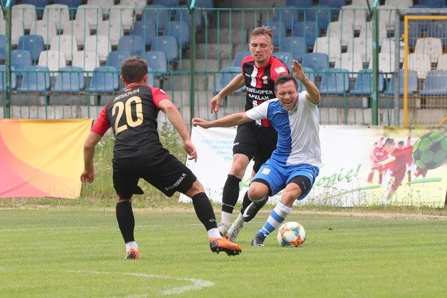 Hutnik - Resovia. 13 lipca drużyny zmierzyły się w sparingu.