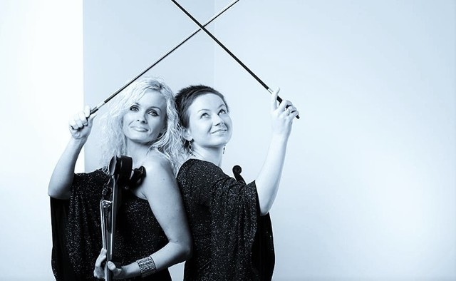 Anita Tubaja-Sobków i Karolina Wróbel-Krysztoforska czyli Queens of Violins wystąpią 12 czerwca w teatrze w Grudziądzu