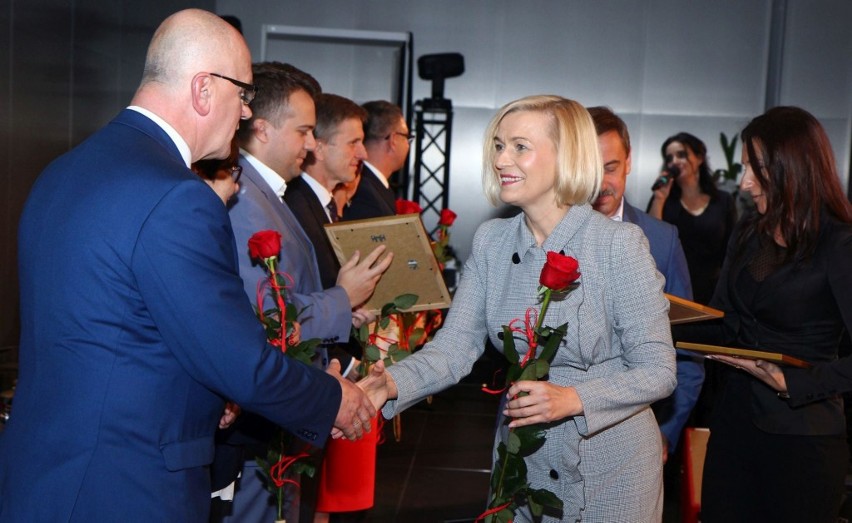 Oto Liderzy Ekonomii Społecznej 2019. Laureatami Bieliny, Starachowice, Szkoła Zarządzania i Fundacja Anielskie Skrzydła z Ostrowca