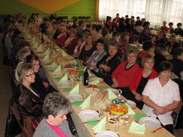 Ponad sto pań wzięło udział we wczorajszych obchodach Dnia Kobiet.