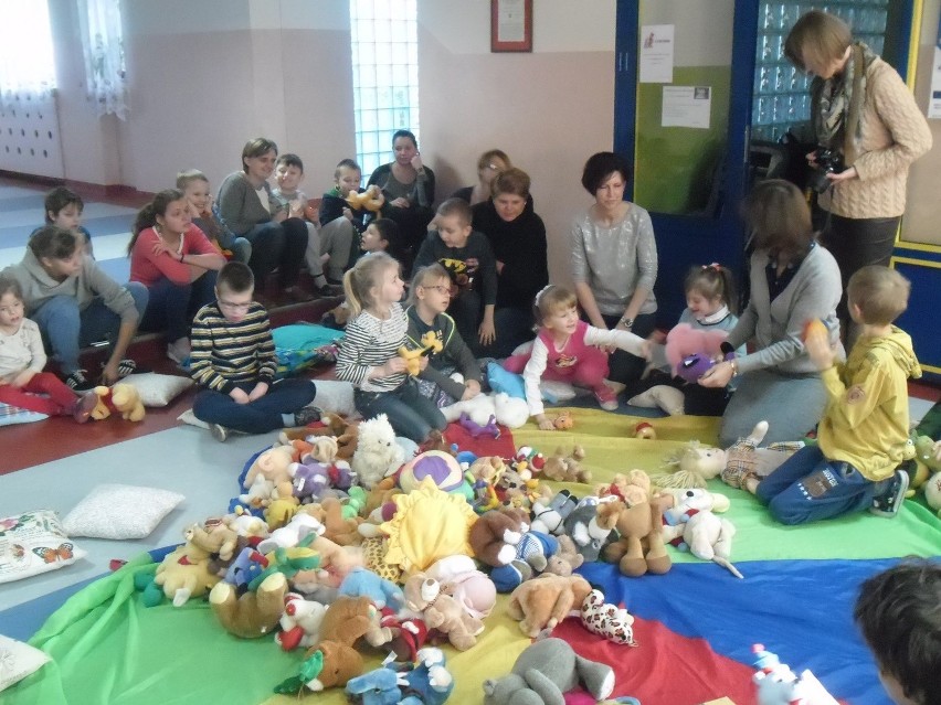 Dzień Pluszowego Misia u przedszkolaków ze Specjalnego Ośrodka Szkolno-Wychowawczego w Makowie