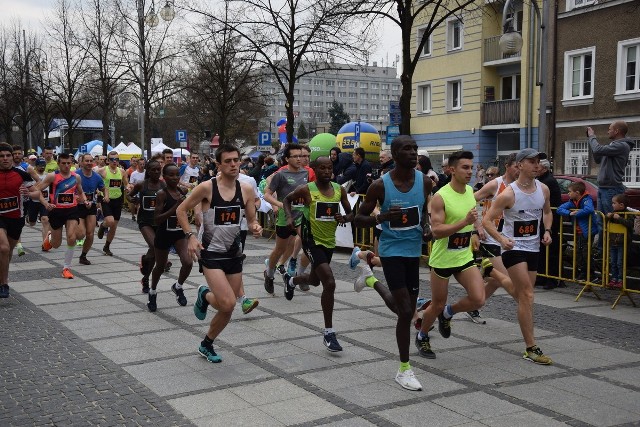 11. Bieg Częstochowski 2019. Prawie 1300 biegaczy z całego świata na starcie