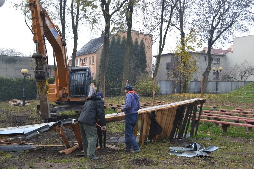 Trwa burzenie muszli koncertowej w Wodzisławiu Śląskim