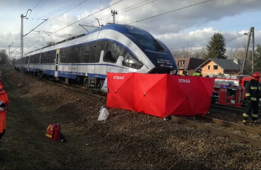 Śmiertelny wypadek na przejeździe kolejowym w Bedoniu.