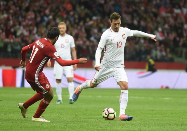 Mecz Polska Armenia TRANSMISJA NA ŻYWO WYNIK Grzegorz Krychowiak podczas meczu Polska - Armenia w Warszawie, wygranym przez biało-czerwonych 2-1