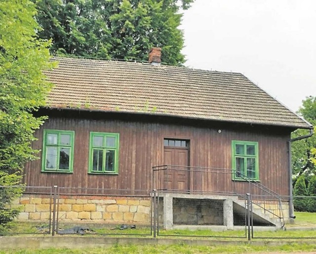 Stara szkoła w Stryszowej wkrótce zniknie z krajobrazu wsi