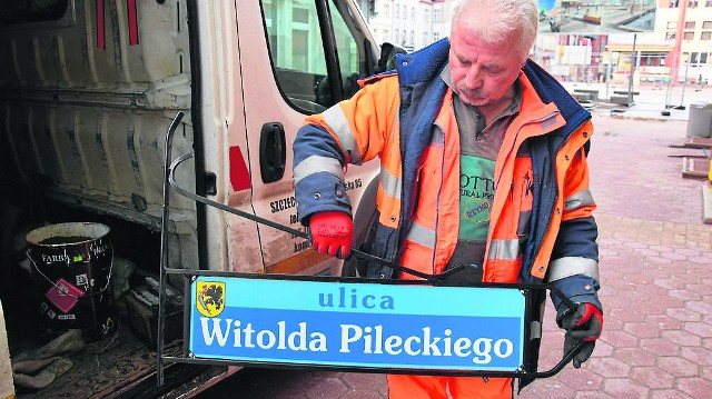 Tablice z nowymi nazwami ulic - tu rotmistrza Witolda Pileckiego - pojawiły się w Szczecinku na początku grudnia 