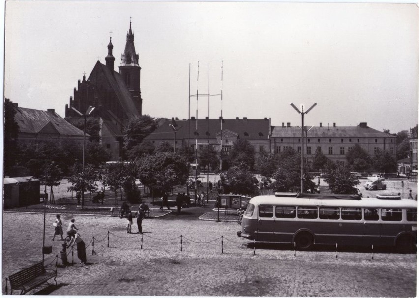 Autobusy kiedyś parkowały na Rynku w Olkuszu