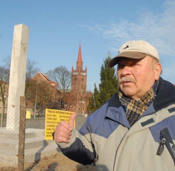 Wacław Matuszewicz, emeryt z Dębna, na budowę pomnika przekazał kilkanaście złotych. - Jestem ciekaw, jak będzie wyglądał Pomnik Orła - mówi.