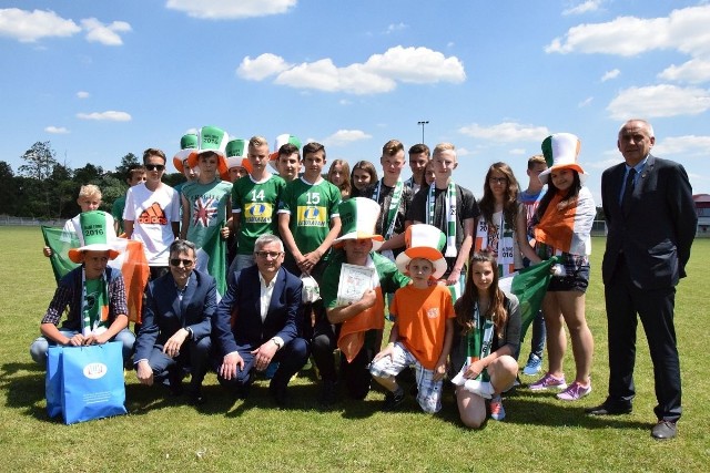 Kibice Irlandii, czyli Gimnazjum z Ożarowa zajęli trzecie miejsce w konkursie na najlepszy doping „Bezpieczny stadion, przyjazny kibic”.