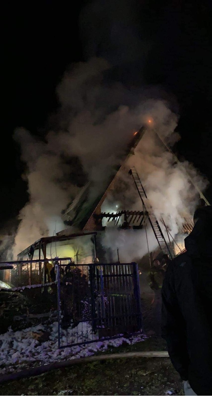 Pożar domu jednorodzinnego w Szlachtowej koło Szczawnicy