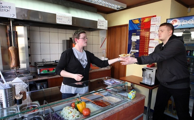 Lokal znajduje się w pobliżu stadionu piłkarskiego. Został...