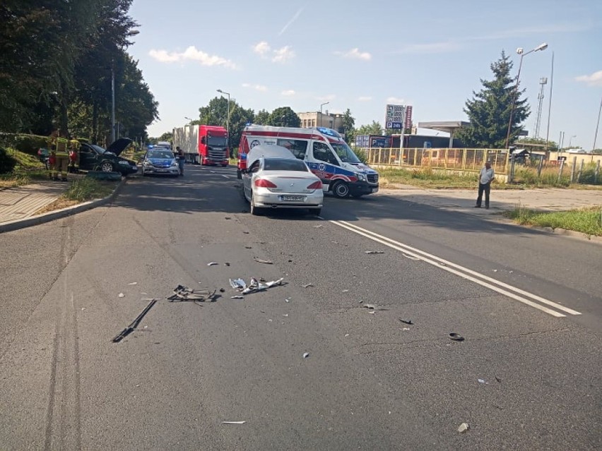 Wypadek w Stargardzie. Zderzenie dwóch aut. Jeden kierowca się oddalił 